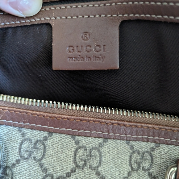 Gucci GG Monogram Medium Joy Boston Bag in Tan. - Picture 6 of 13